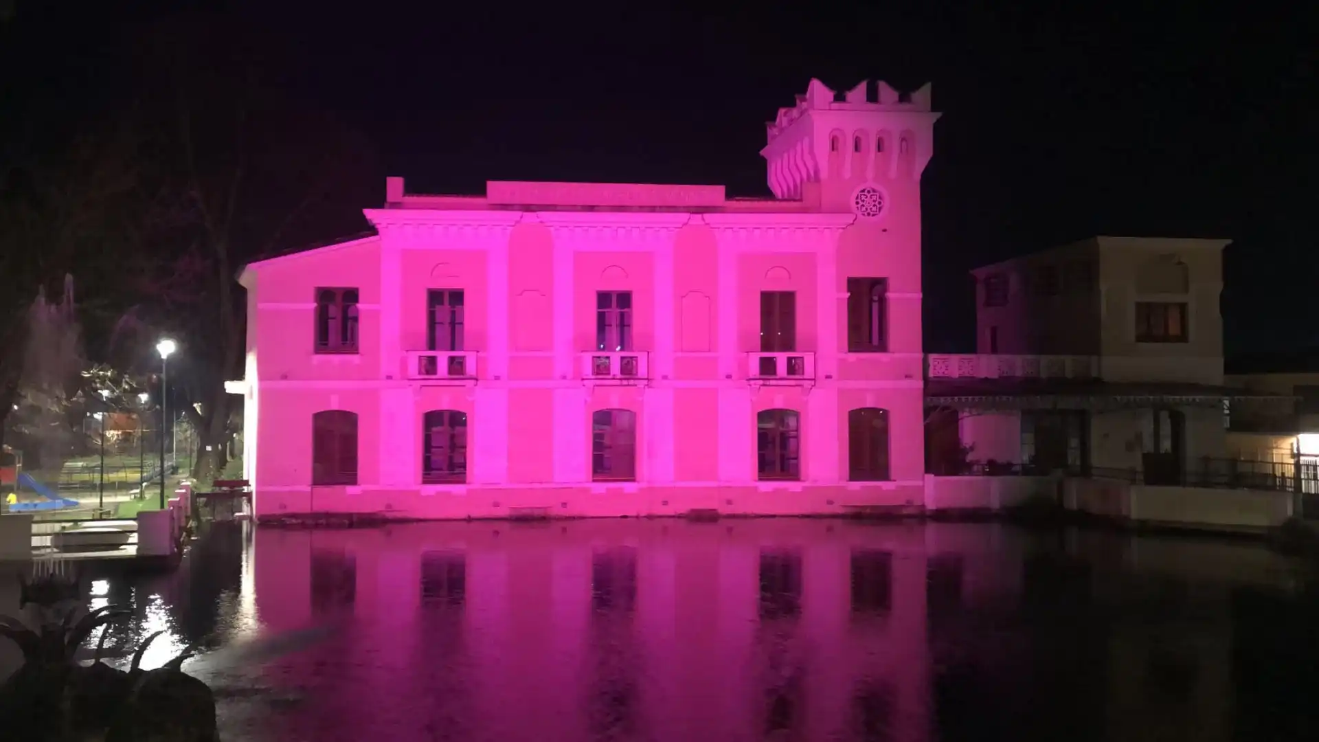 Venafro: in occasione della giornata internazionale dell’Epilessia il comune ha illuminato di viola la Palazzina Liberty.